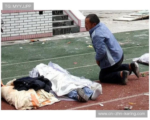 UFC重击爆表，瞬间倒地的震撼瞬间全记录！