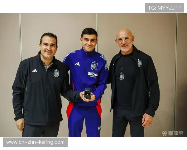 佩德里在狭小空间完成处理